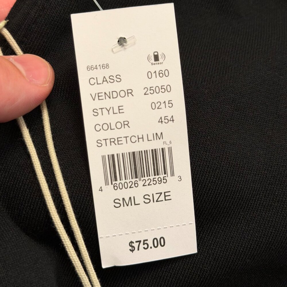 Combo Set Fear of God Essentials Black T-shirt & Shorts BNWT Authentic ✅ - Picture 10 of 10